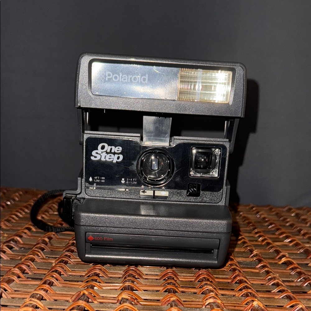 Polaroid OneStep 600 Black Instant Camera